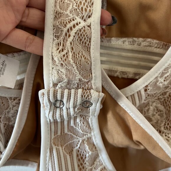 Quiz White Long-sleeved Thong Bodysuit - Picture 5 of 5